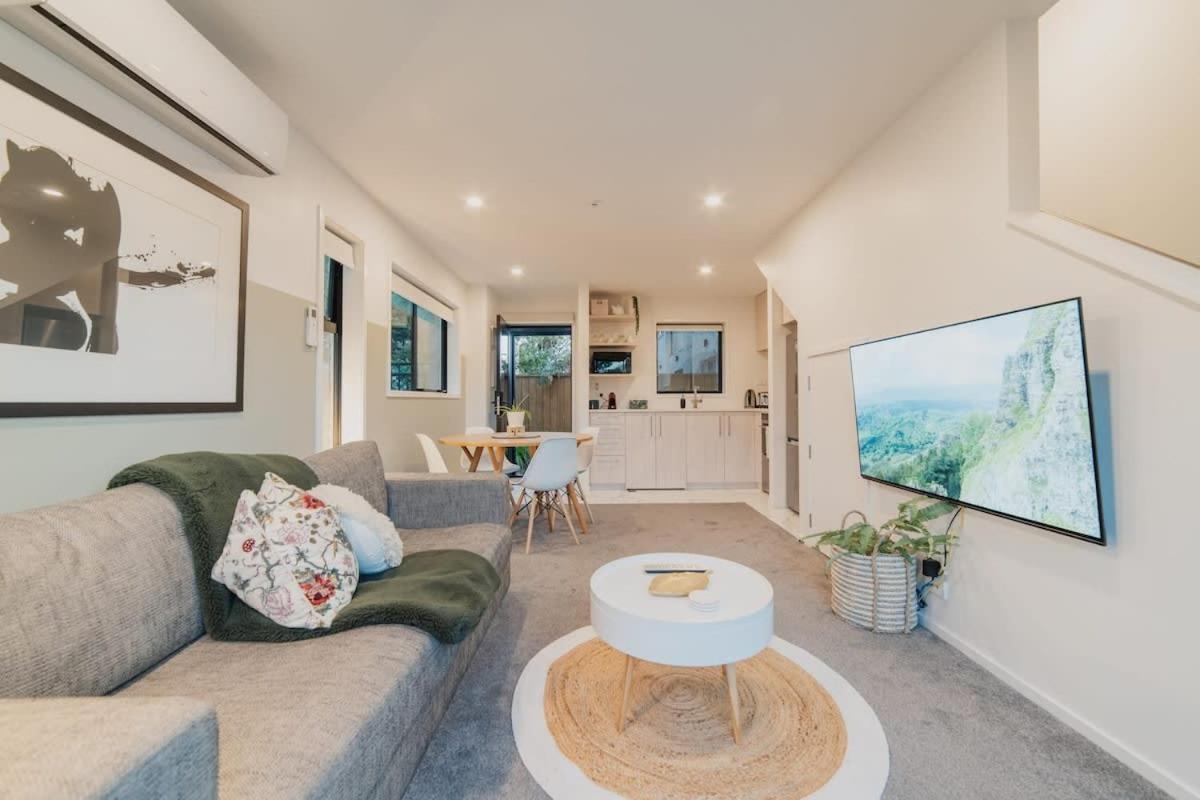 Holiday home Misty Meadows Manor - Your Urban Oasis Christchurch